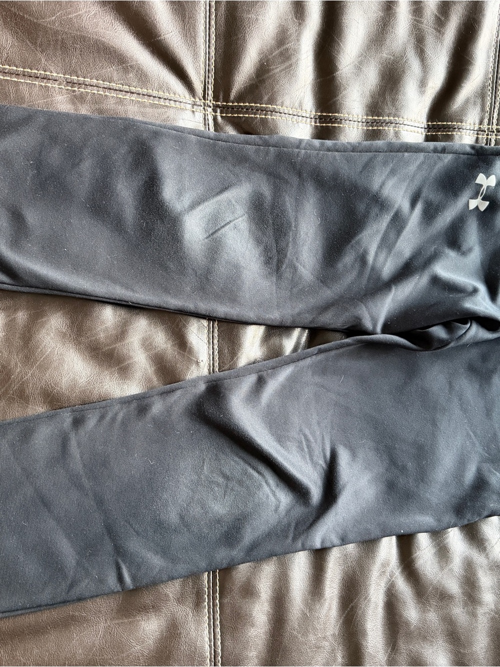Under Armour Boys straight leg Gray Performance Sweatpants with Logo